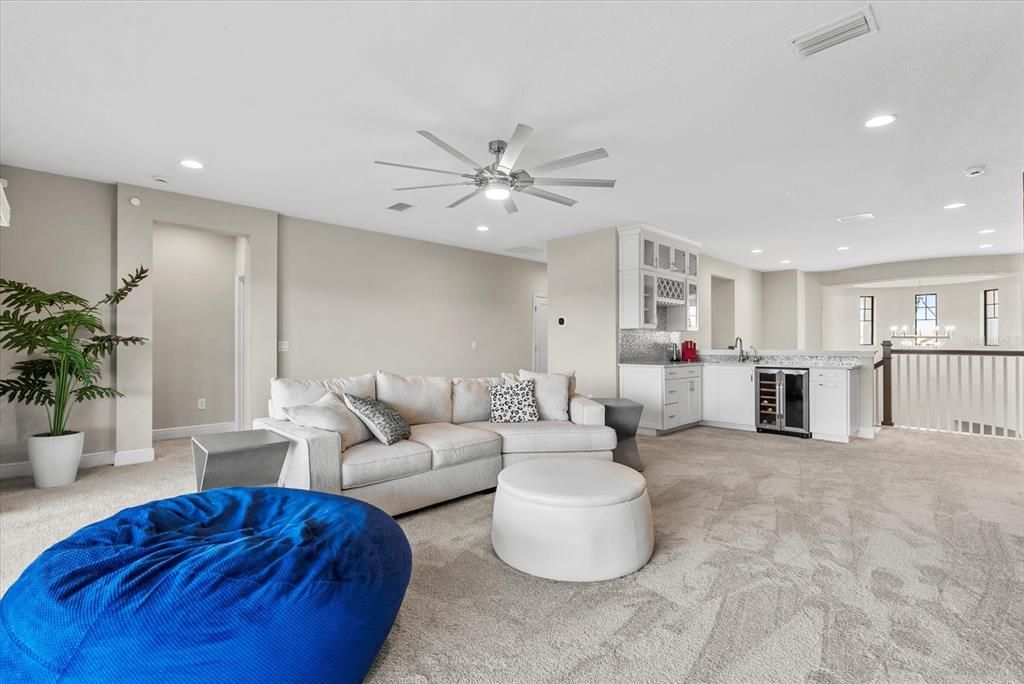 На продажу: $1,100,000 (5 спален, 4 ванн, 4210 Квадратных фут)