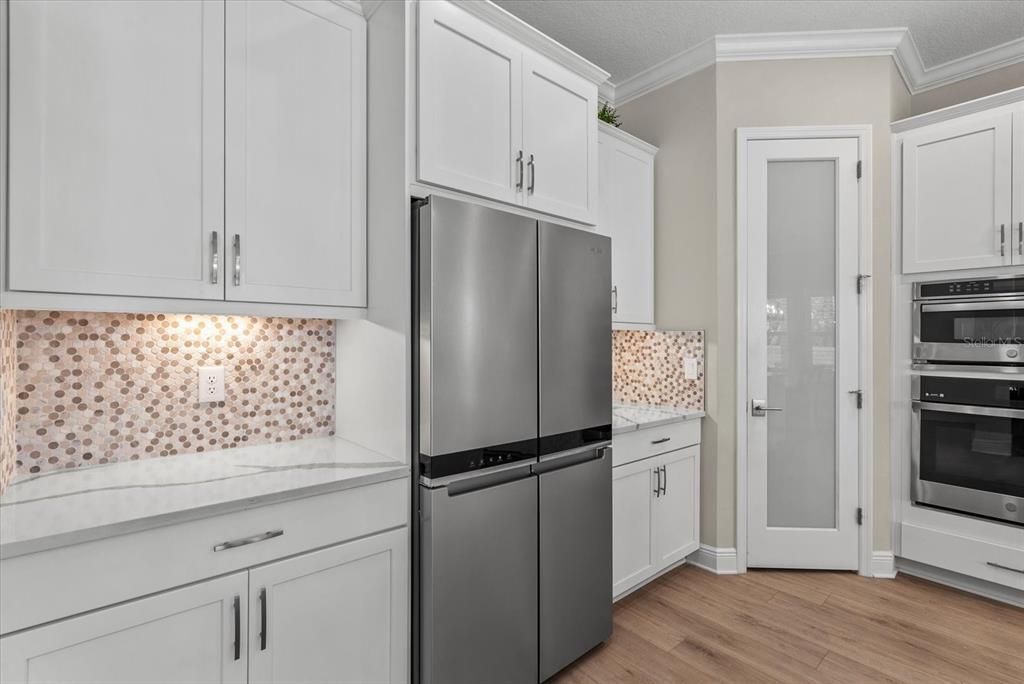 На продажу: $1,100,000 (5 спален, 4 ванн, 4210 Квадратных фут)