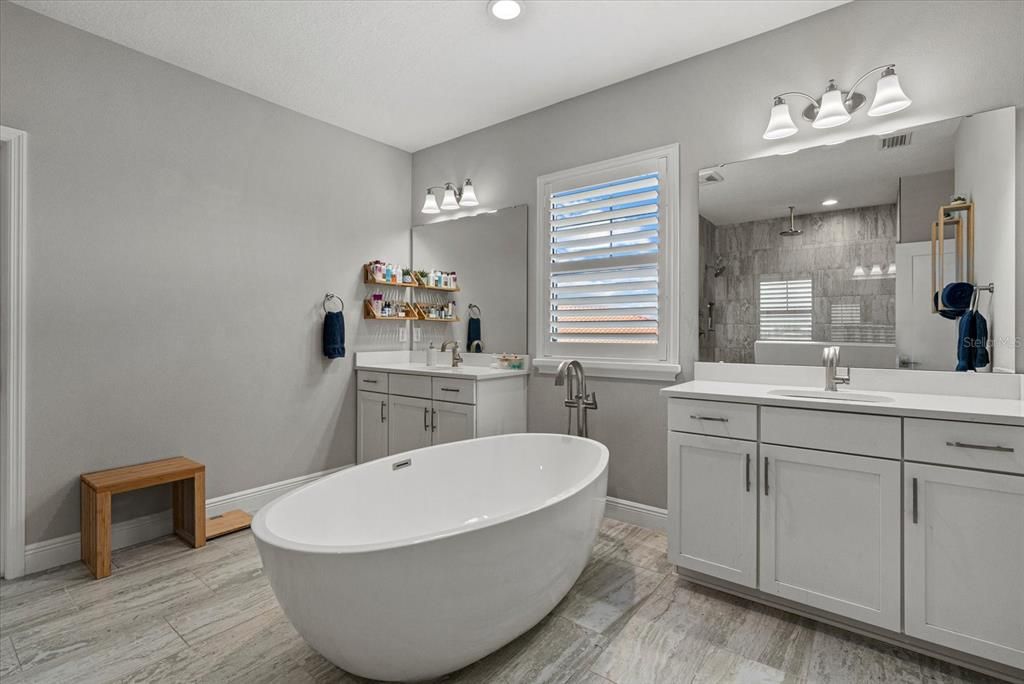 На продажу: $1,100,000 (5 спален, 4 ванн, 4210 Квадратных фут)