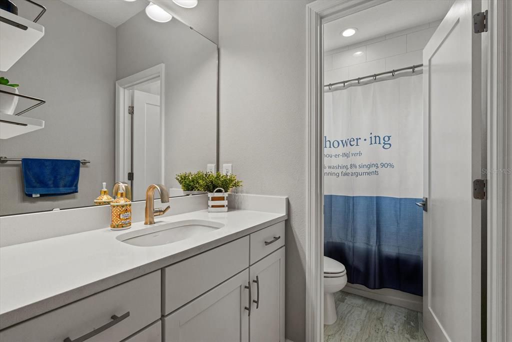 На продажу: $1,100,000 (5 спален, 4 ванн, 4210 Квадратных фут)