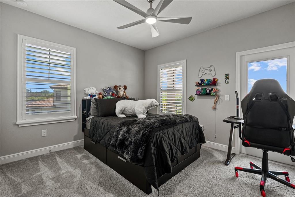 На продажу: $1,100,000 (5 спален, 4 ванн, 4210 Квадратных фут)