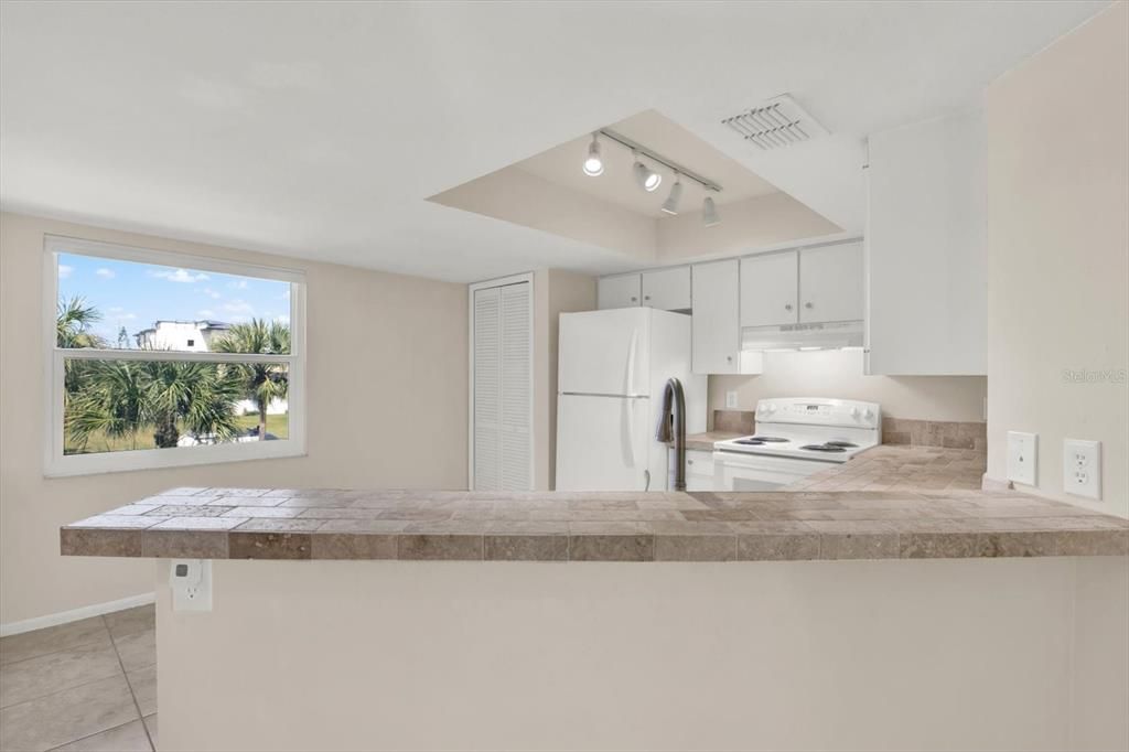 待售: $4,485,000 (14 贝兹, 14 浴室, 8575 平方英尺)