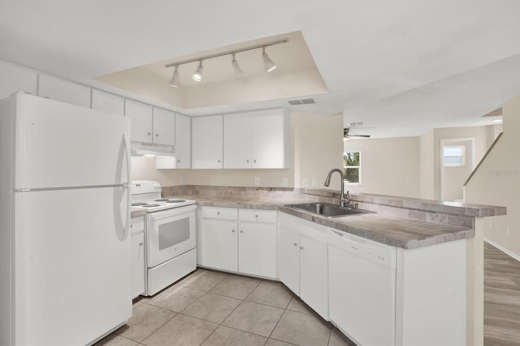 待售: $4,485,000 (14 贝兹, 14 浴室, 8575 平方英尺)