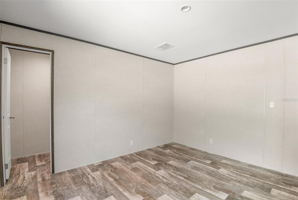 Под контрактом: $279,500 (3 спален, 2 ванн, 1493 Квадратных фут)