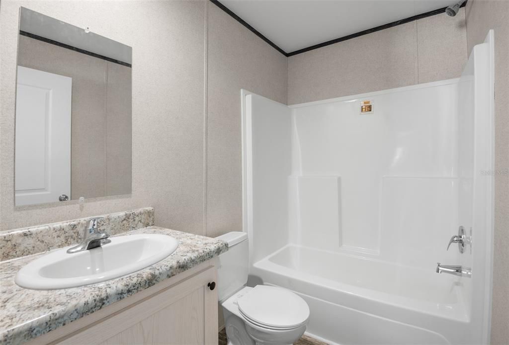 Под контрактом: $279,500 (3 спален, 2 ванн, 1493 Квадратных фут)