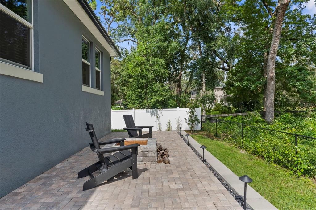 For Sale: $449,900 (4 beds, 2 baths, 2100 Square Feet)