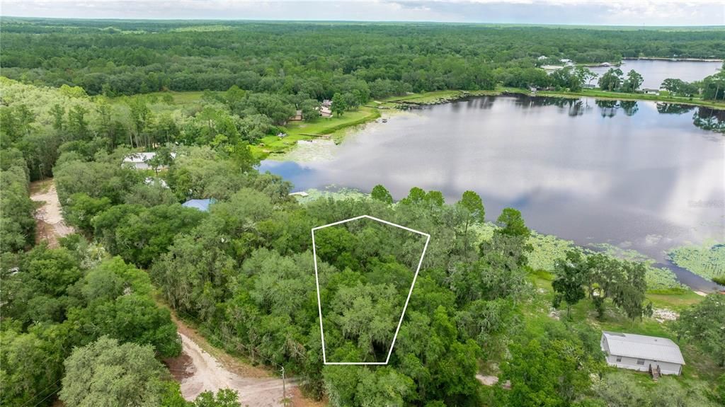На продажу: $27,500 (0.24 acres)
