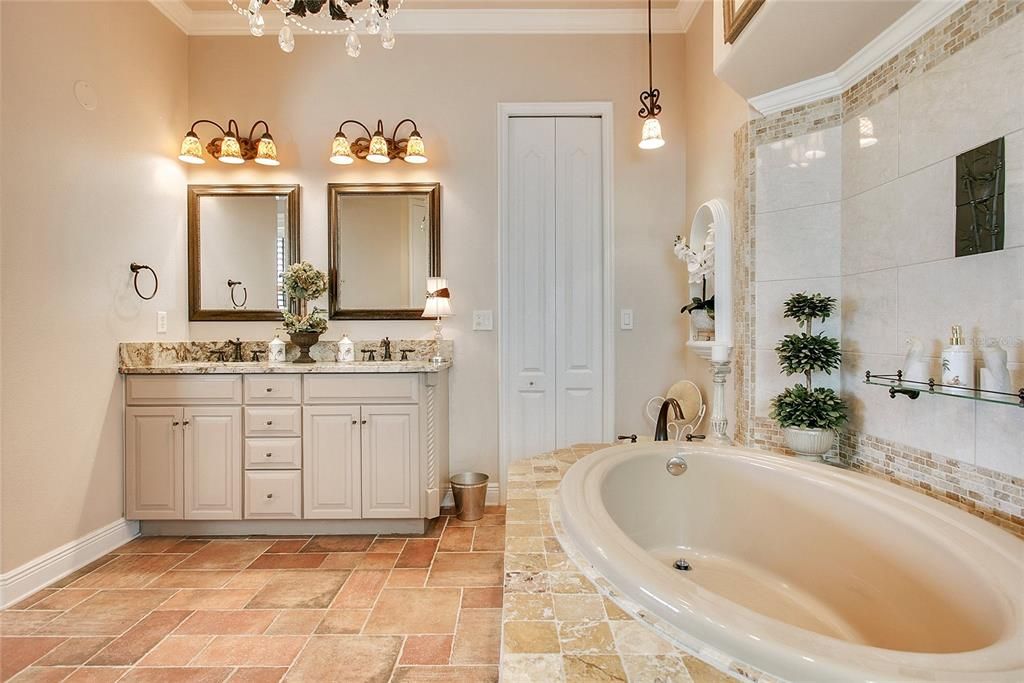 En Venta: $520,000 (3 camas, 3 baños, 2847 Pies cuadrados)