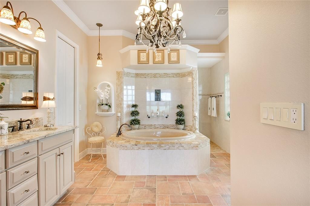 En Venta: $520,000 (3 camas, 3 baños, 2847 Pies cuadrados)