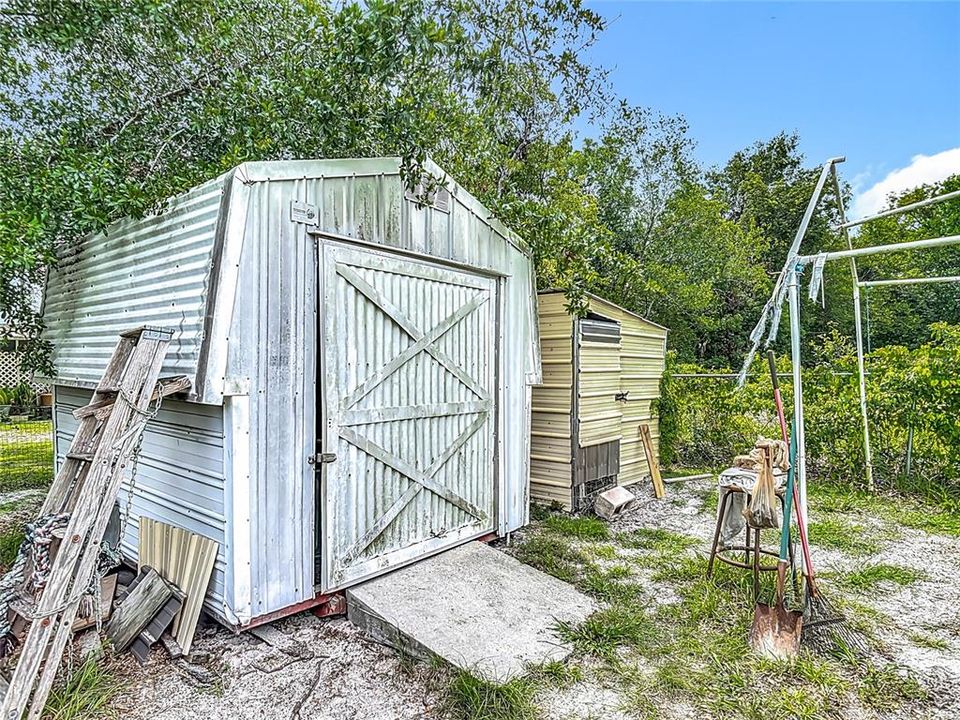 Active With Contract: $140,000 (2 beds, 1 baths, 741 Square Feet)