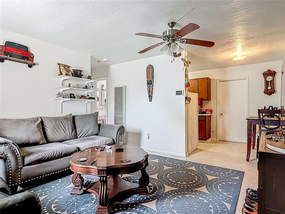 Active With Contract: $140,000 (2 beds, 1 baths, 741 Square Feet)