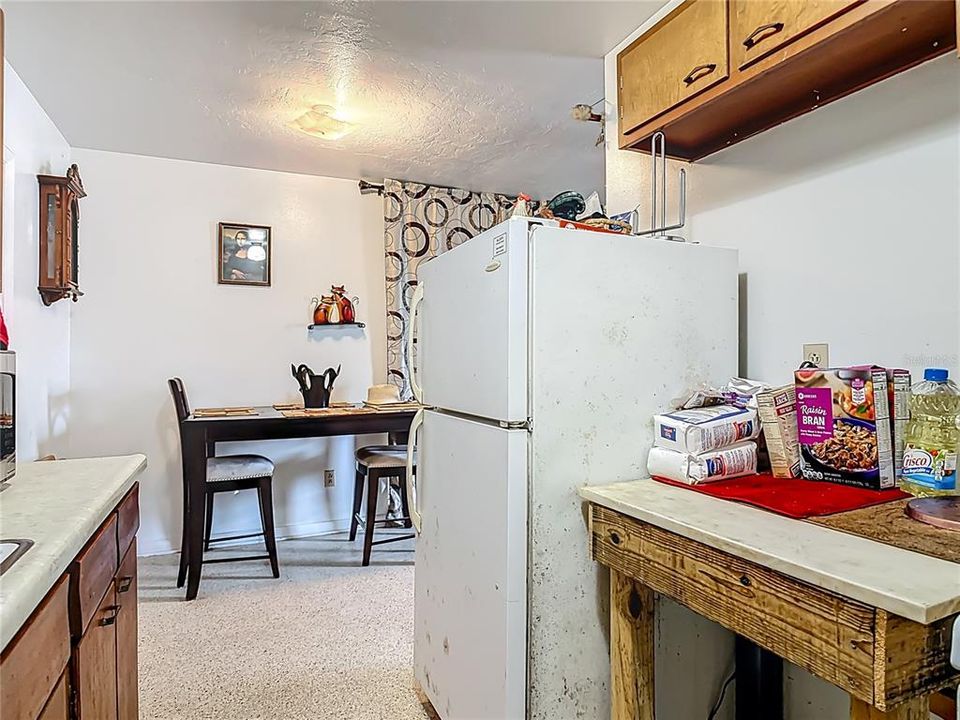 Active With Contract: $140,000 (2 beds, 1 baths, 741 Square Feet)