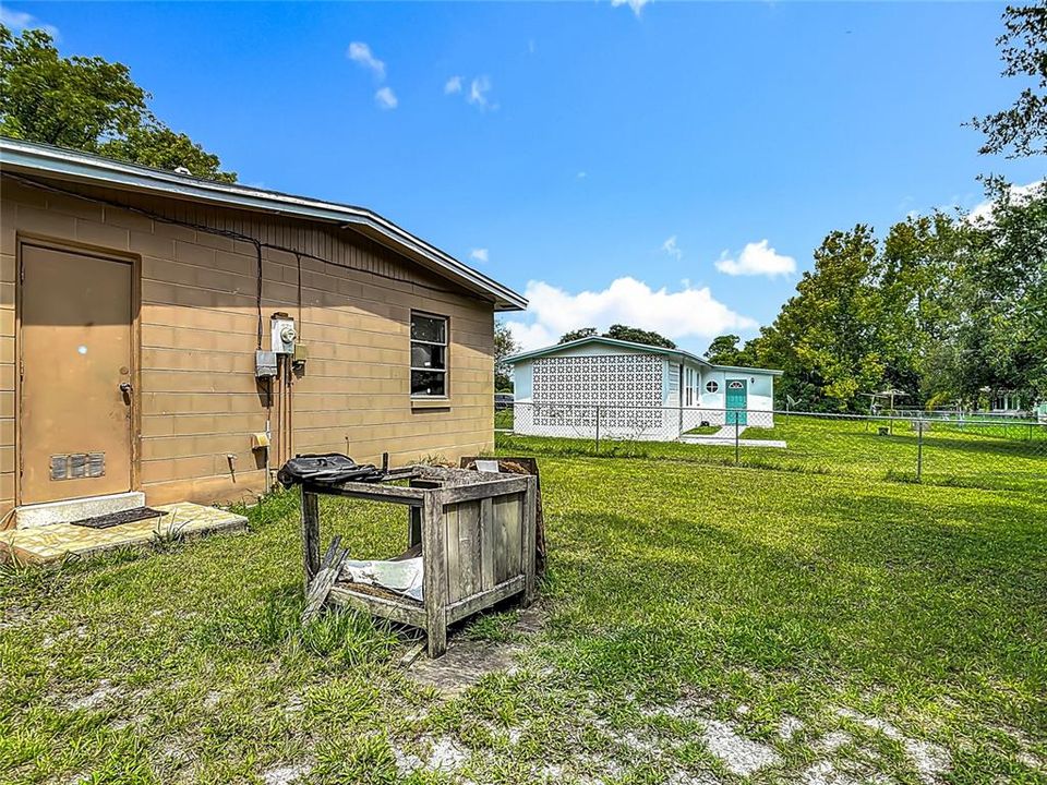 Active With Contract: $140,000 (2 beds, 1 baths, 741 Square Feet)