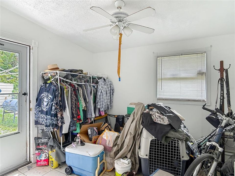 Active With Contract: $140,000 (2 beds, 1 baths, 741 Square Feet)