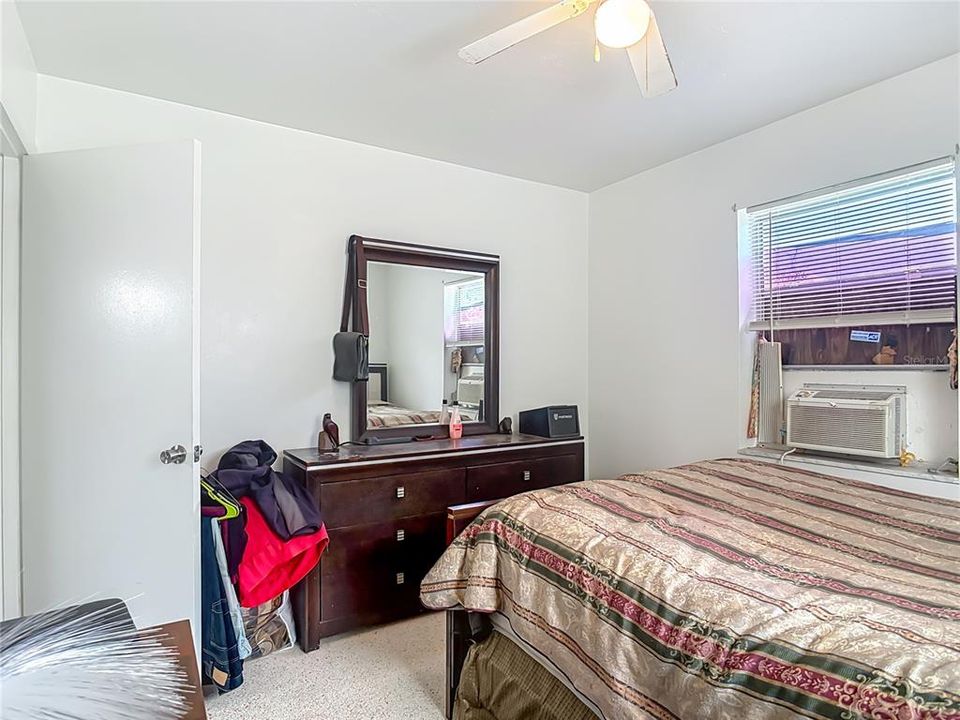 Active With Contract: $140,000 (2 beds, 1 baths, 741 Square Feet)