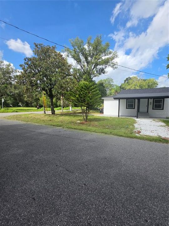 Под контрактом: $230,900 (3 спален, 2 ванн, 1018 Квадратных фут)