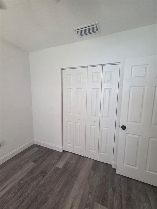 Под контрактом: $230,900 (3 спален, 2 ванн, 1018 Квадратных фут)