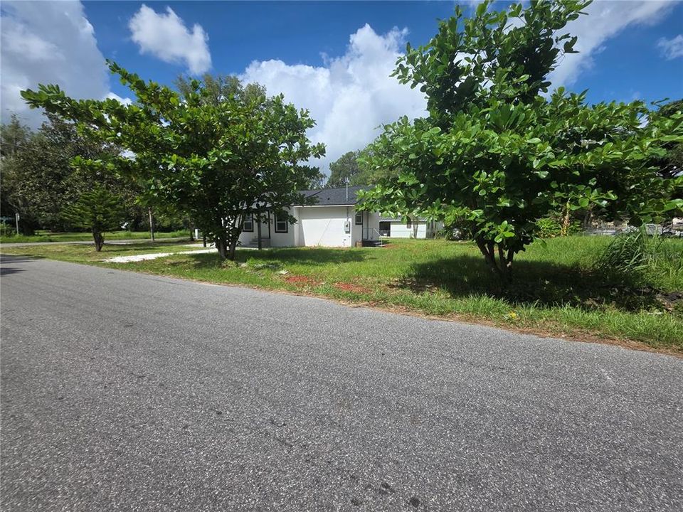 Под контрактом: $230,900 (3 спален, 2 ванн, 1018 Квадратных фут)