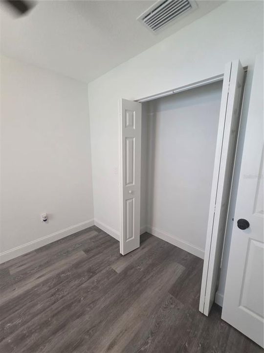 Под контрактом: $230,900 (3 спален, 2 ванн, 1018 Квадратных фут)