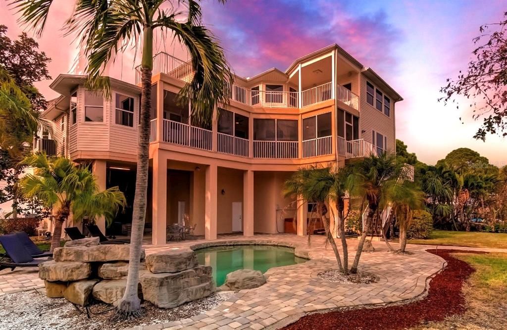 For Sale: $2,198,500 (5 beds, 3 baths, 4092 Square Feet)