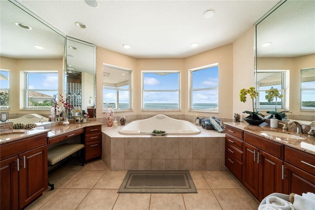 For Sale: $2,198,500 (5 beds, 3 baths, 4092 Square Feet)