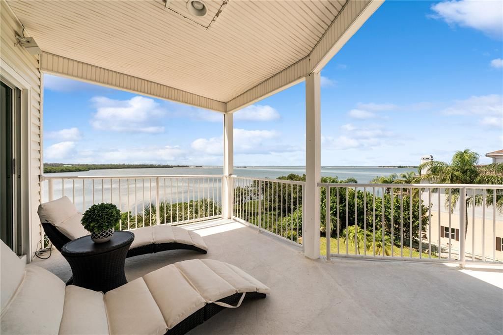 For Sale: $2,198,500 (5 beds, 3 baths, 4092 Square Feet)