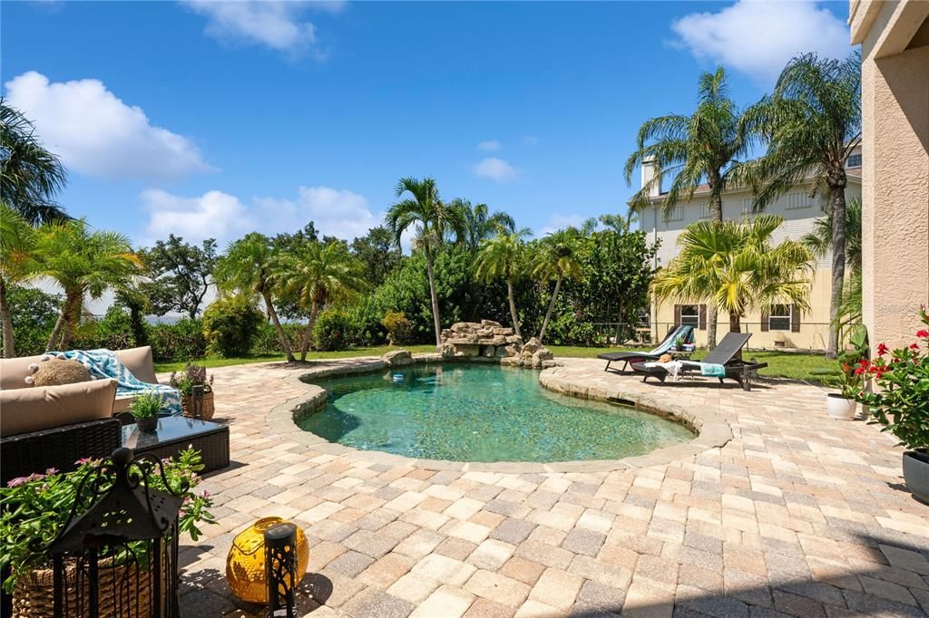 For Sale: $2,198,500 (5 beds, 3 baths, 4092 Square Feet)