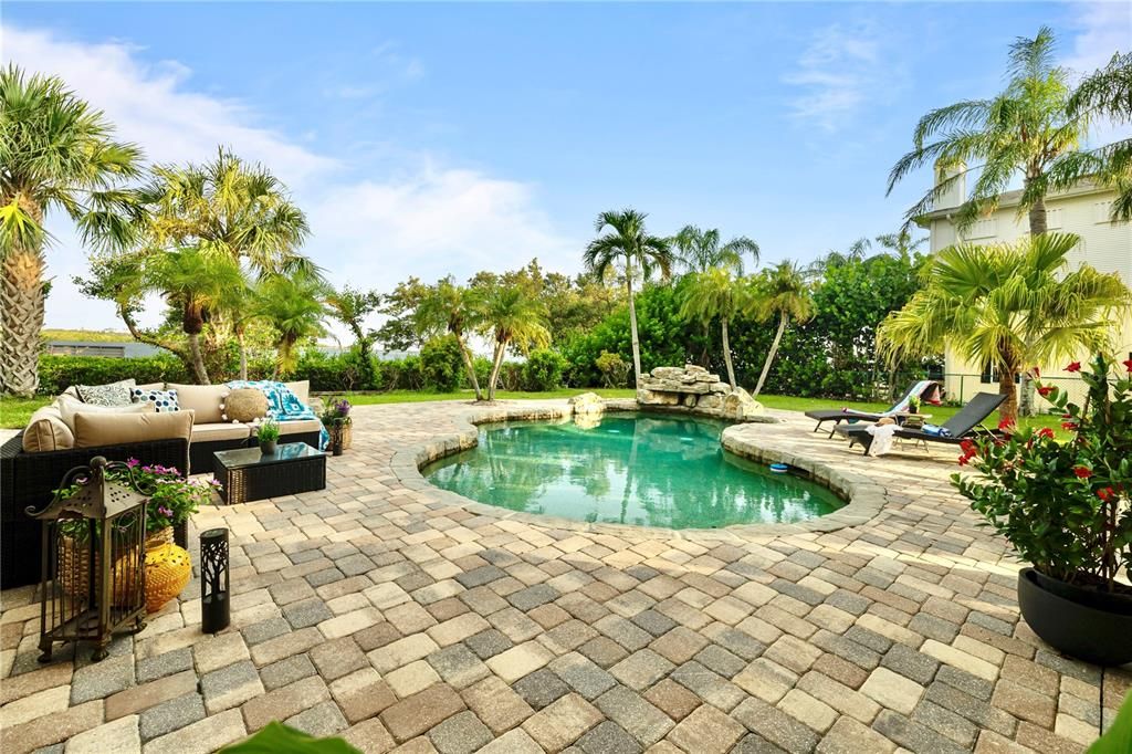 For Sale: $2,198,500 (5 beds, 3 baths, 4092 Square Feet)