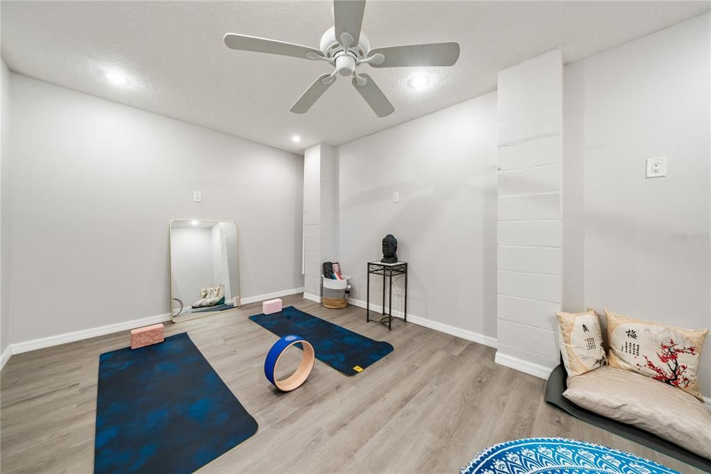 For Sale: $2,198,500 (5 beds, 3 baths, 4092 Square Feet)