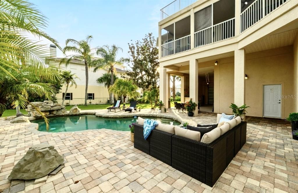 For Sale: $2,198,500 (5 beds, 3 baths, 4092 Square Feet)