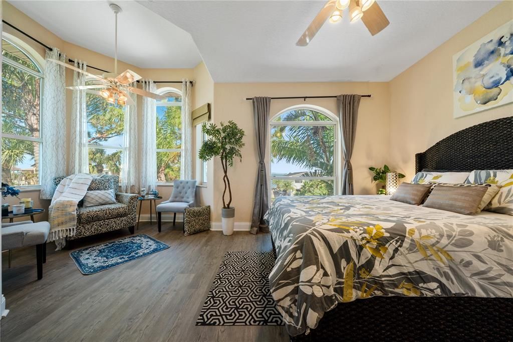 For Sale: $2,198,500 (5 beds, 3 baths, 4092 Square Feet)