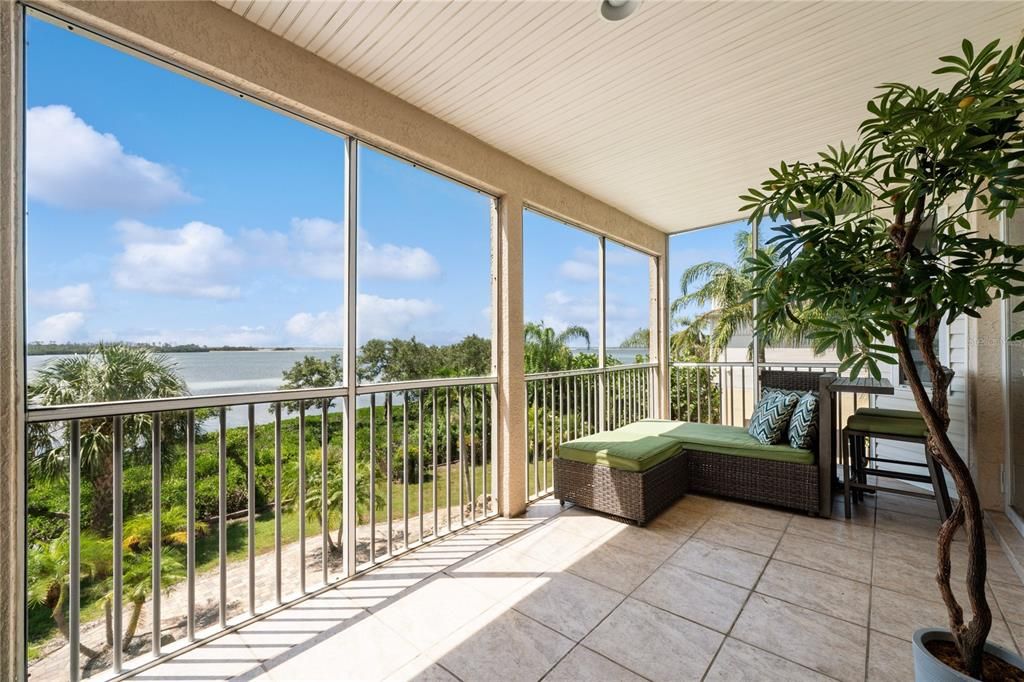 For Sale: $2,198,500 (5 beds, 3 baths, 4092 Square Feet)