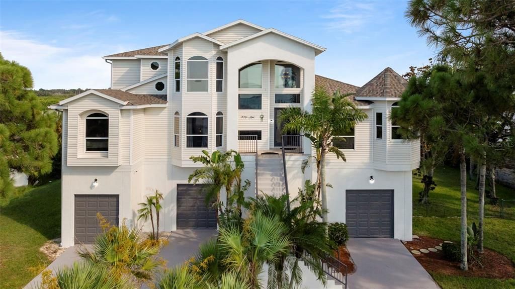 For Sale: $2,198,500 (5 beds, 3 baths, 4092 Square Feet)