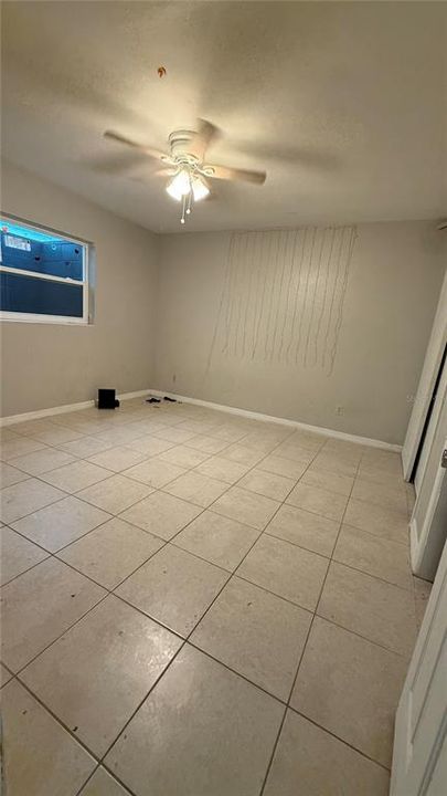 Active With Contract: $1,600 (3 beds, 2 baths, 1906 Square Feet)