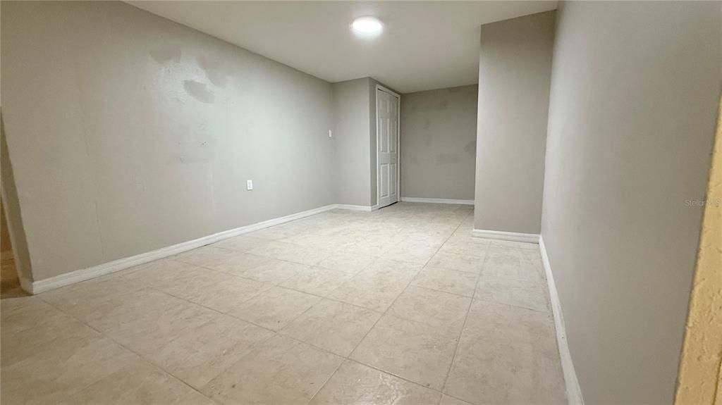 Active With Contract: $1,600 (3 beds, 2 baths, 1906 Square Feet)