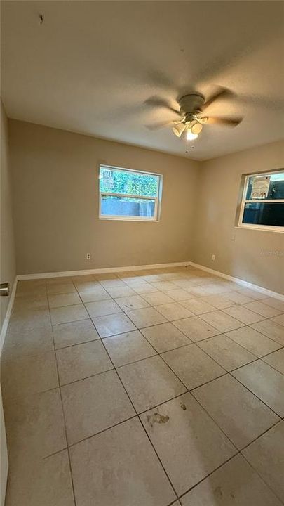 Active With Contract: $1,600 (3 beds, 2 baths, 1906 Square Feet)