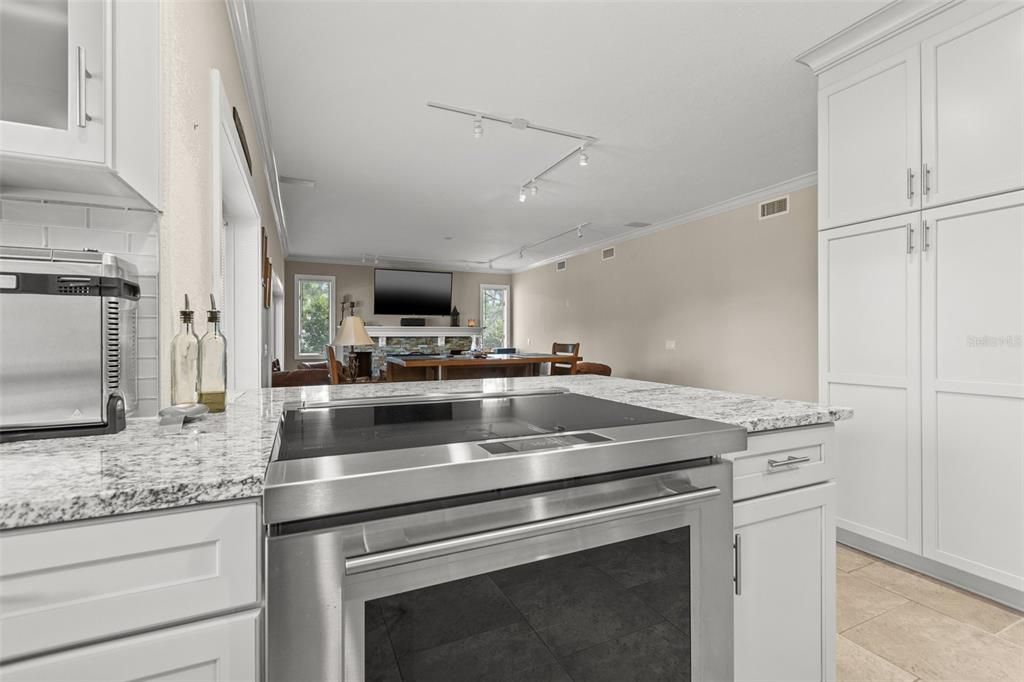 待售: $1,689,000 (6 贝兹, 5 浴室, 5708 平方英尺)