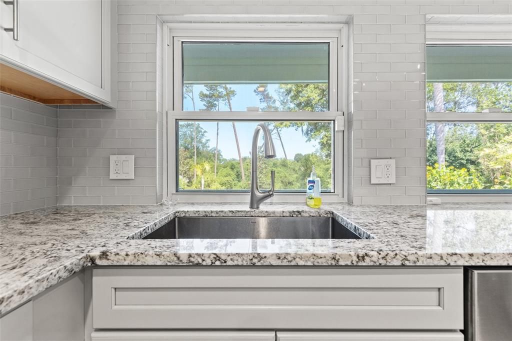 待售: $1,689,000 (6 贝兹, 5 浴室, 5708 平方英尺)