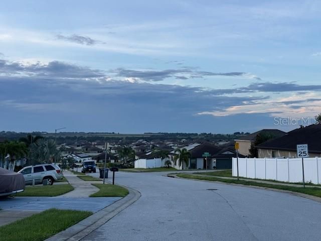 Под контрактом: $220,000 (3 спален, 2 ванн, 1331 Квадратных фут)