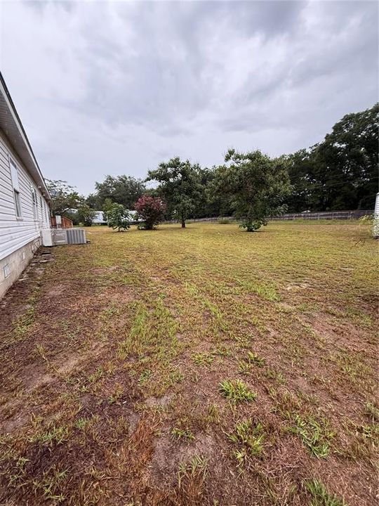 合同活跃: $185,000 (5 贝兹, 2 浴室, 1802 平方英尺)