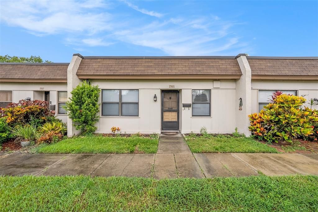 For Sale: $120,000 (2 beds, 2 baths, 886 Square Feet)