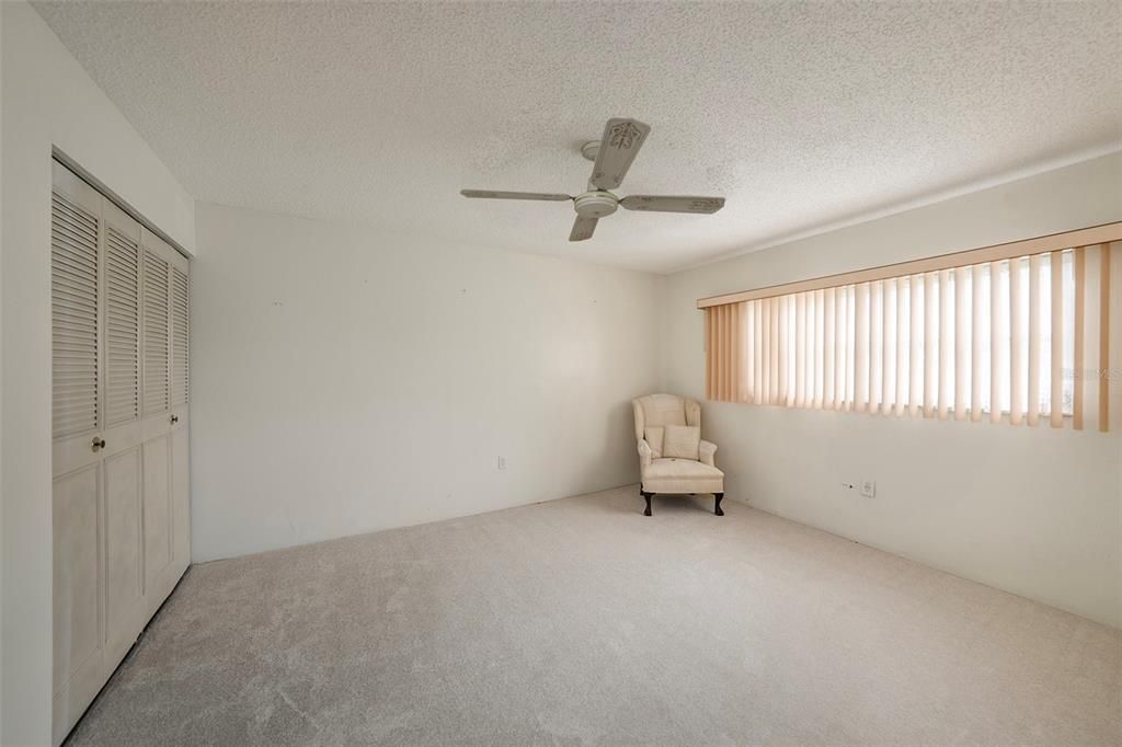 For Sale: $120,000 (2 beds, 2 baths, 886 Square Feet)