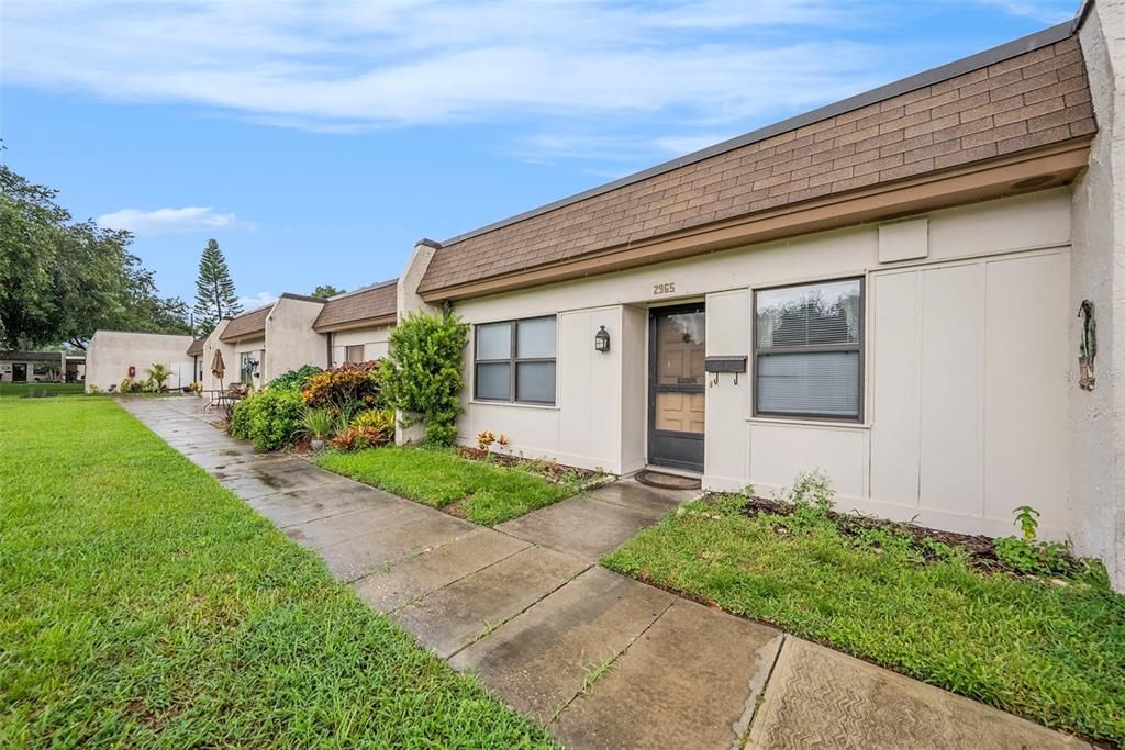 For Sale: $120,000 (2 beds, 2 baths, 886 Square Feet)