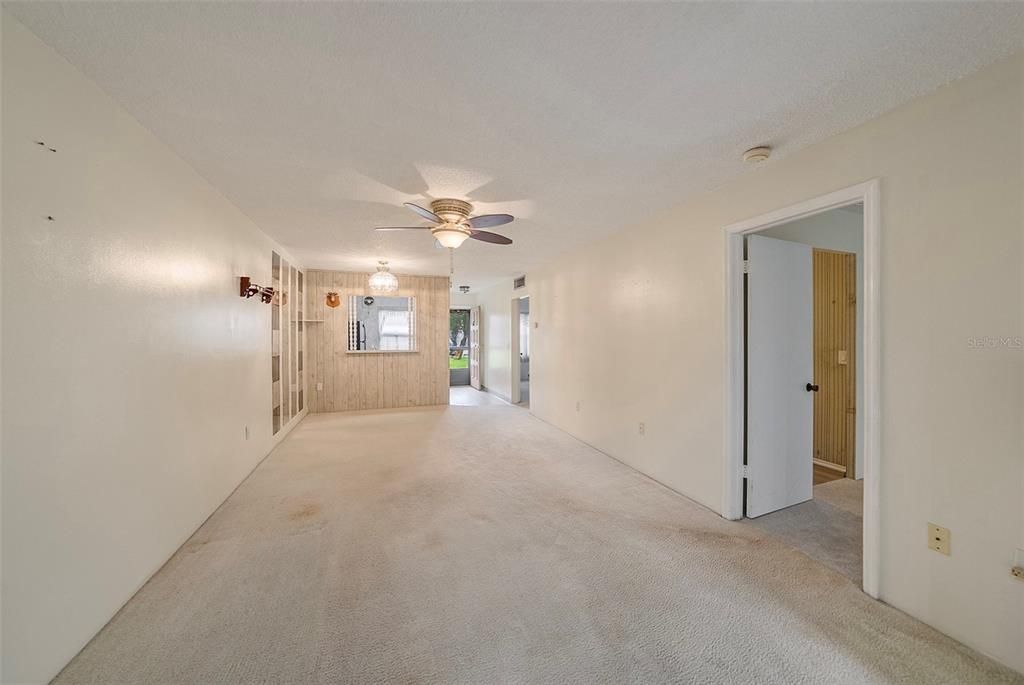 For Sale: $120,000 (2 beds, 2 baths, 886 Square Feet)