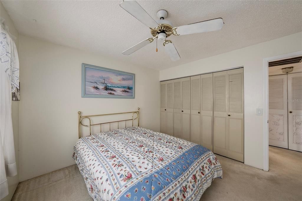 For Sale: $120,000 (2 beds, 2 baths, 886 Square Feet)