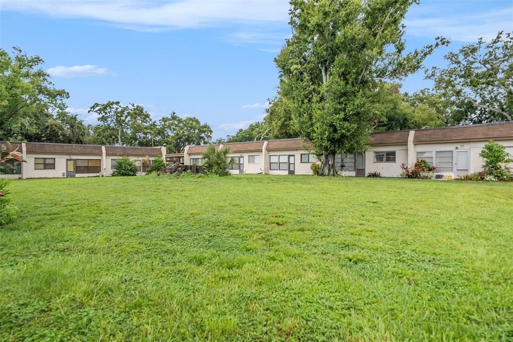 For Sale: $120,000 (2 beds, 2 baths, 886 Square Feet)