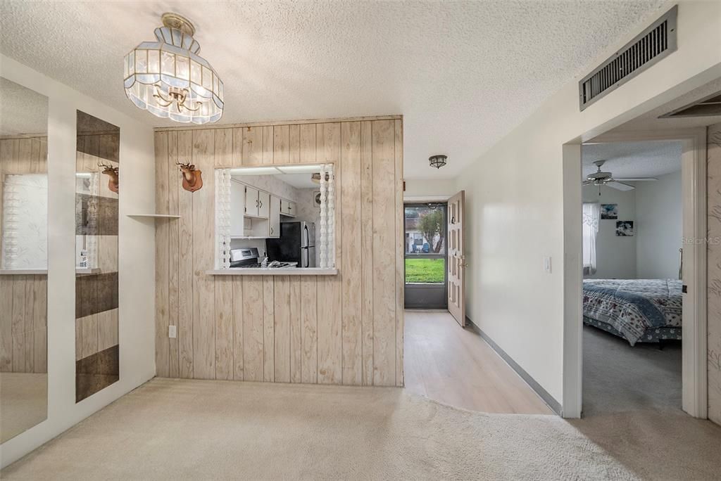 For Sale: $120,000 (2 beds, 2 baths, 886 Square Feet)