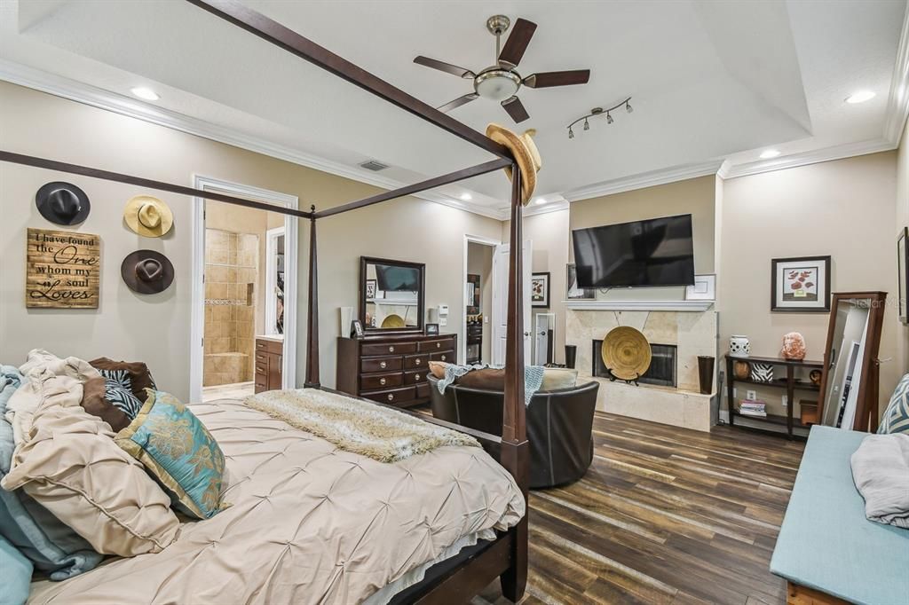 待售: $2,350,000 (6 贝兹, 4 浴室, 6032 平方英尺)