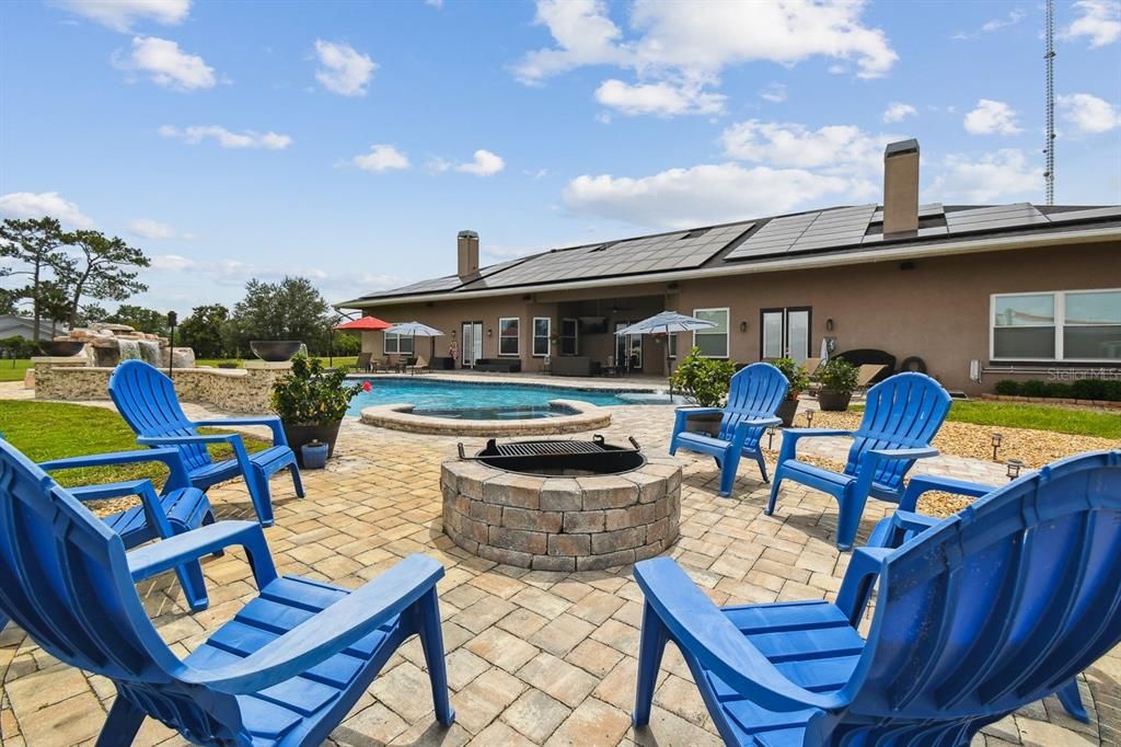 待售: $2,350,000 (6 贝兹, 4 浴室, 6032 平方英尺)