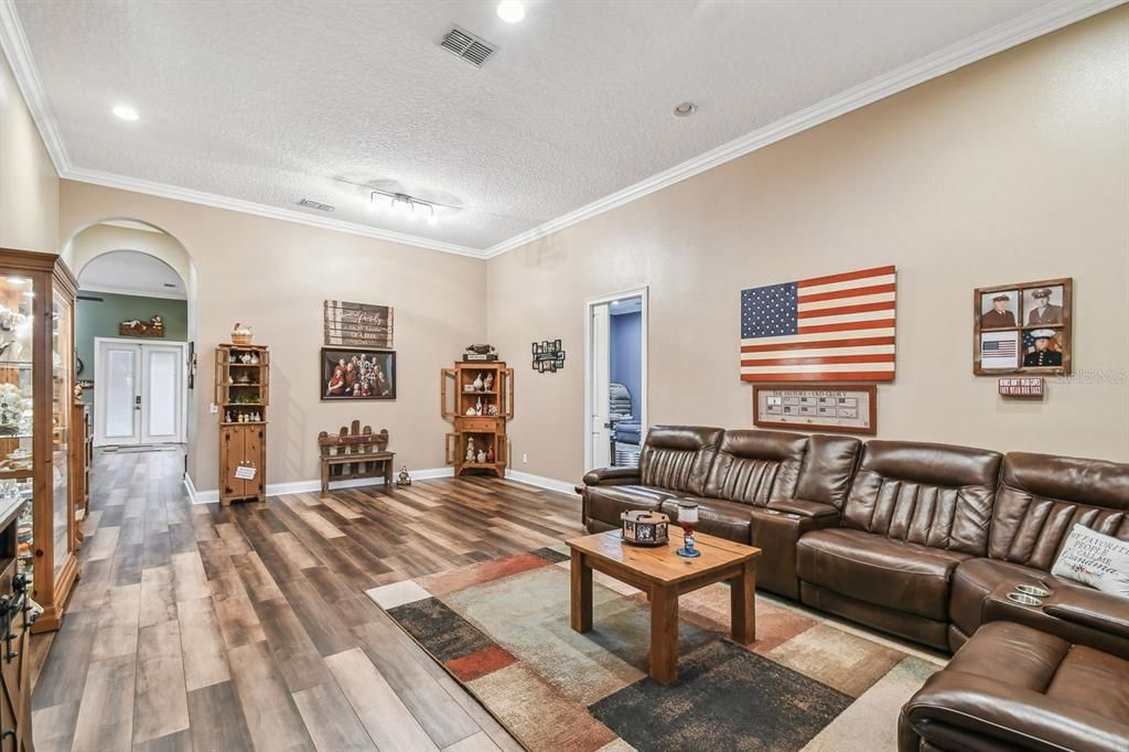 待售: $2,350,000 (6 贝兹, 4 浴室, 6032 平方英尺)